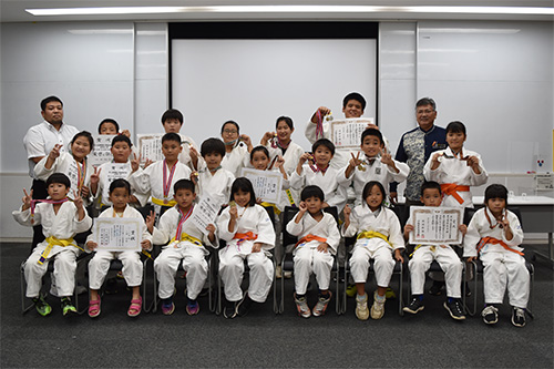 糸満警察署少年柔道クラブが各種大会結果報告にきました！の画像