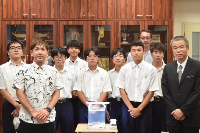 協定締結当日の写真