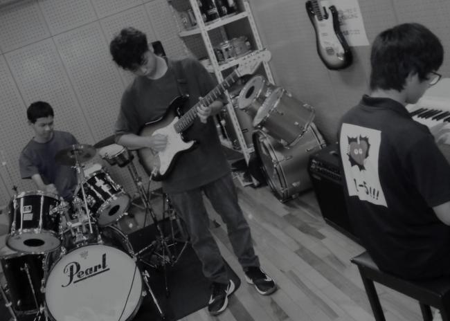 糸満市青少年センター音楽室2