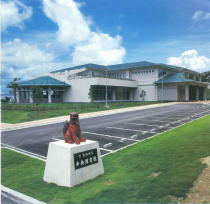 糸満市立中央図書館外観