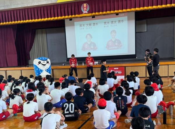 生徒からFC琉球両選手への質問コーナーの様子