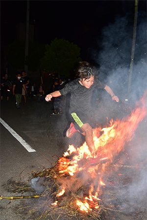 山城綱引き～健康を祈願して炎を飛び越える～の画像11